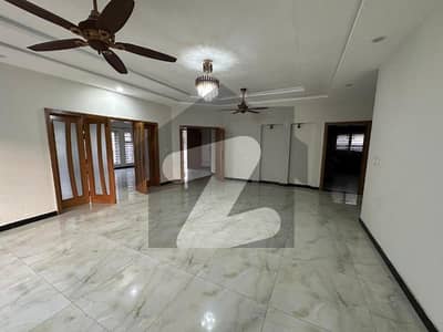 Buy your ideal 600 Square Yards House in a prime location of Islamabad