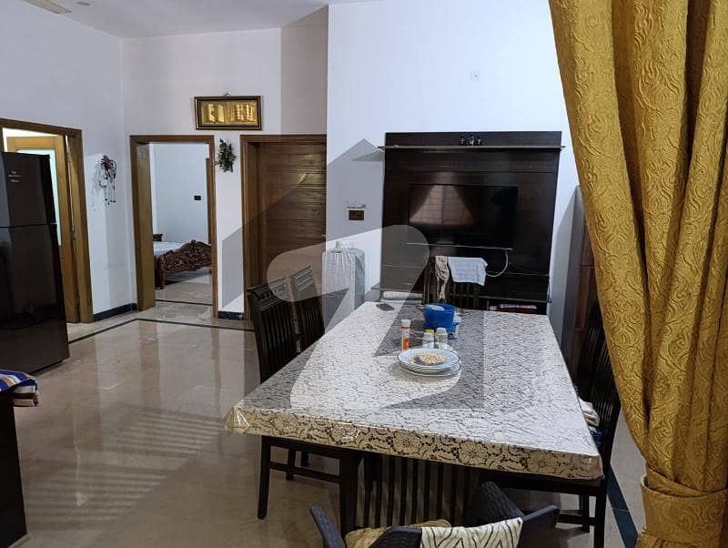 ایڈن ایگزیکیٹو ایڈن گارڈنز,فیصل آباد میں 5 کمروں کا 5 مرلہ مکان 1.8 کروڑ میں برائے فروخت۔