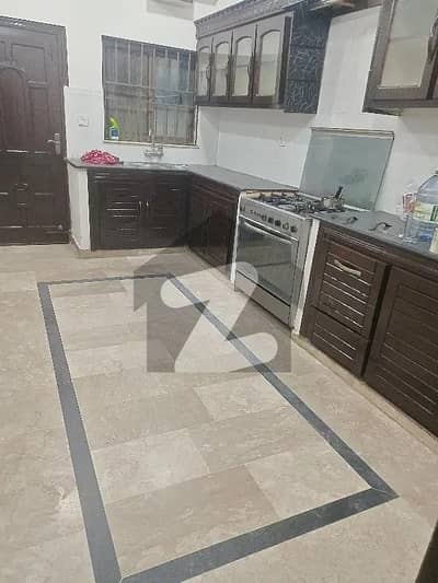 کلفٹن کراچی میں 6 کمروں کا 1 کنال مکان 6.0 لاکھ میں کرایہ پر دستیاب ہے۔ کلفٹن کراچی میں 6 کمروں کا 1 کنال مکان 6.0 لاکھ میں کرایہ پر دستیاب ہے۔