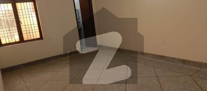 پی جی ای سی ایچ ایس فیز 1 پنجاب گورنمنٹ ایمپلائیز سوسائٹی,لاہور میں 4 کمروں کا 10 مرلہ مکان 1.4 لاکھ میں کرایہ پر دستیاب ہے۔