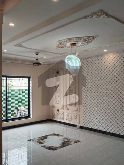 پارک ویو سٹی لاہور میں 4 کمروں کا 5 مرلہ مکان 1.7 کروڑ میں برائے فروخت۔ پارک ویو سٹی لاہور میں 4 کمروں کا 5 مرلہ مکان 1.7 کروڑ میں برائے فروخت۔