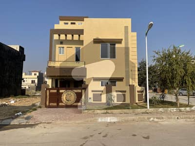 بحریہ ٹاؤن فیز 8 بحریہ ٹاؤن راولپنڈی,راولپنڈی میں 4 کمروں کا 6 مرلہ مکان 2.65 کروڑ میں برائے فروخت۔ بحریہ ٹاؤن فیز 8 بحریہ ٹاؤن راولپنڈی,راولپنڈی میں 4 کمروں کا 6 مرلہ مکان 2.65 کروڑ میں برائے فروخت۔