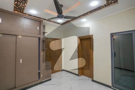 بحریہ ٹاؤن فیز 8 ۔ ابو بکر بلاک بحریہ ٹاؤن فیز 8 ۔ سفاری ویلی,بحریہ ٹاؤن فیز 8,بحریہ ٹاؤن راولپنڈی,راولپنڈی میں 5 کمروں کا 7 مرلہ مکان 2.65 کروڑ میں برائے فروخت۔ بحریہ ٹاؤن فیز 8 ۔ ابو بکر بلاک بحریہ ٹاؤن فیز 8 ۔ سفاری ویلی,بحریہ ٹاؤن فیز 8,بحریہ ٹاؤن راولپنڈی,راولپنڈی میں 5 کمروں کا 7 مرلہ مکان 2.65 کروڑ میں برائے فروخت۔