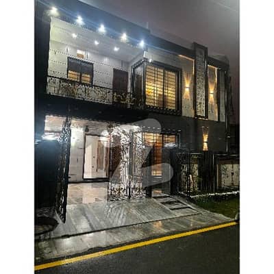 پارک ویو سٹی لاہور میں 3 کمروں کا 10 مرلہ مکان 65.0 ہزار میں کرایہ پر دستیاب ہے۔