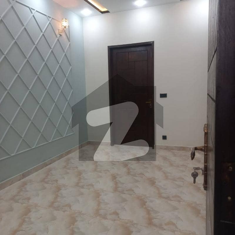 کیولری گراؤنڈ لاہور میں 3 کمروں کا 3 مرلہ مکان 65.0 ہزار میں کرایہ پر دستیاب ہے۔