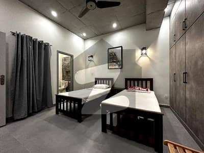 1 FULLY FURNISHED BEDROOM AVAILABLE FOR RENT ON SHARING BASES