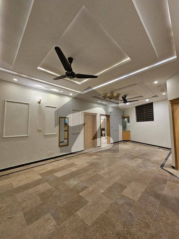 6 Maral Full House Available For Rent In E11