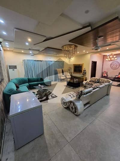 لیک سٹی رائیونڈ روڈ,لاہور میں 6 کمروں کا 2 کنال مکان 14.5 کروڑ میں برائے فروخت۔