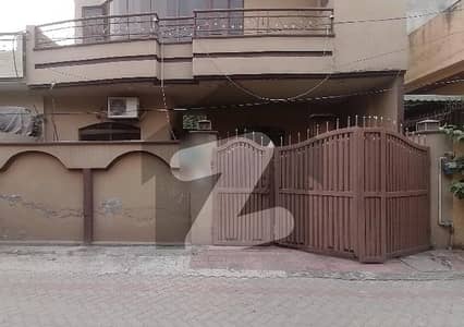 مرغزار آفیسرز کالونی لاہور میں 4 کمروں کا 8 مرلہ مکان 2.6 کروڑ میں برائے فروخت۔ مرغزار آفیسرز کالونی لاہور میں 4 کمروں کا 8 مرلہ مکان 2.6 کروڑ میں برائے فروخت۔