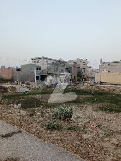 4 MARLA CORNER LIFETIME COMMERCIAL PLOT FOR SALE KHAIRA DISTRIBUTRY COLLEGE ROAD LAHORE