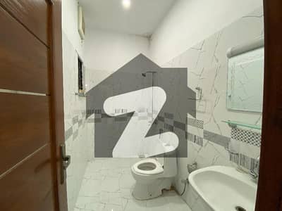 ڈی ۔ 12 اسلام آباد میں 4 کمروں کا 5 مرلہ مکان 5.75 کروڑ میں برائے فروخت۔ ڈی ۔ 12 اسلام آباد میں 4 کمروں کا 5 مرلہ مکان 5.75 کروڑ میں برائے فروخت۔