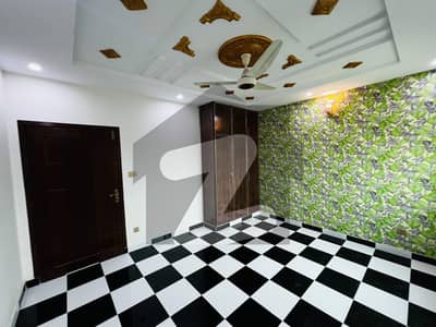 شاداب گارڈن لاہور میں 4 کمروں کا 3 مرلہ مکان 1.28 کروڑ میں برائے فروخت۔