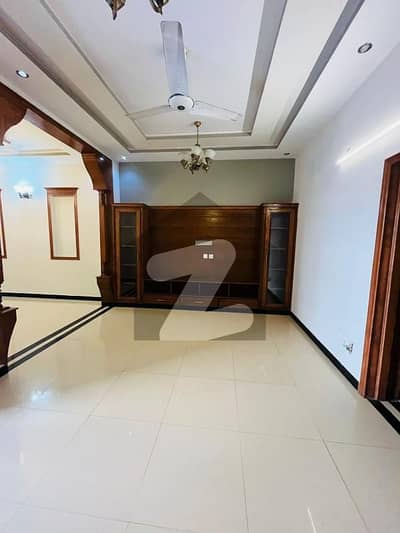 ای ۔ 11 اسلام آباد میں 4 کمروں کا 1 کنال بالائی پورشن 1.75 لاکھ میں کرایہ پر دستیاب ہے۔