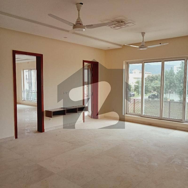 A Spacious 400 Square Yards House In E-11