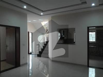 A Spacious 10 Marla House In Wapda Town Phase 1 - Block E2