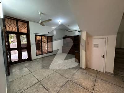 عسکری 9 عسکری,لاہور میں 3 کمروں کا 10 مرلہ مکان 1.3 لاکھ میں کرایہ پر دستیاب ہے۔