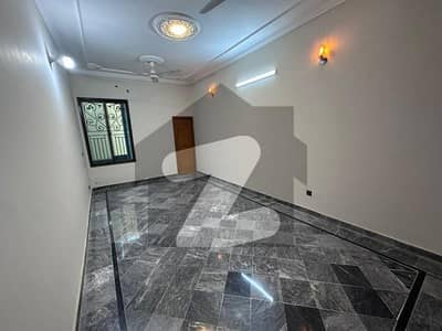 کینال ویلی مین کینال بینک روڈ,لاہور میں 4 کمروں کا 10 مرلہ مکان 1.4 لاکھ میں کرایہ پر دستیاب ہے۔