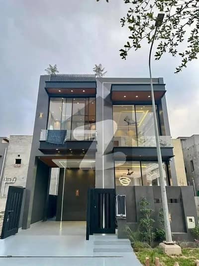 بحریہ ٹاؤن رفیع بلاک بحریہ ٹاؤن سیکٹر ای,بحریہ ٹاؤن,لاہور میں 3 کمروں کا 5 مرلہ مکان 1.95 کروڑ میں برائے فروخت۔