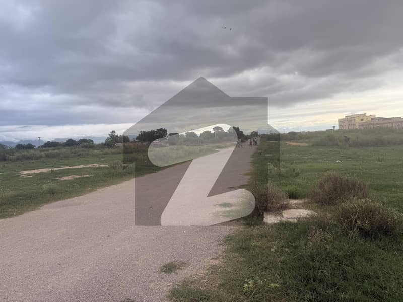 آئی ۔ 12 اسلام آباد میں 7 مرلہ رہائشی پلاٹ 1.45 کروڑ میں برائے فروخت۔