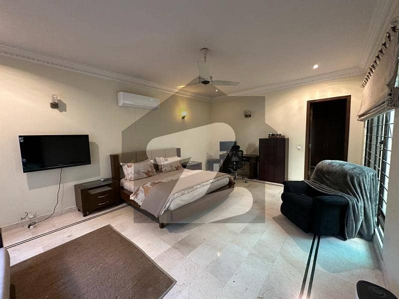 HOUSE FOR RENT IN F-8 HOUSE FOR RENT IN F-8