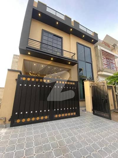 رائل آرچرڈ ملتان پبلک سکول روڈ,ملتان میں 4 کمروں کا 5 مرلہ مکان 67.0 ہزار میں کرایہ پر دستیاب ہے۔