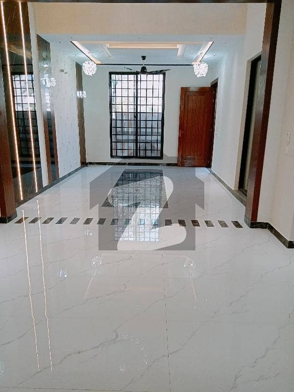 House For Sale In LDA AVENUE 1