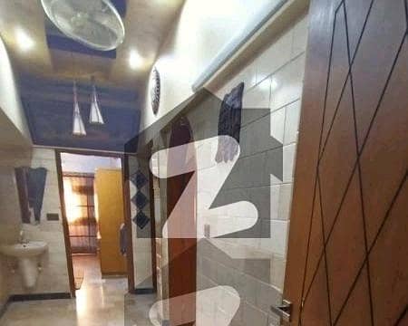 کوسموپولیٹن سوسائٹی کراچی میں 5 مرلہ فلیٹ 3.25 کروڑ میں برائے فروخت۔