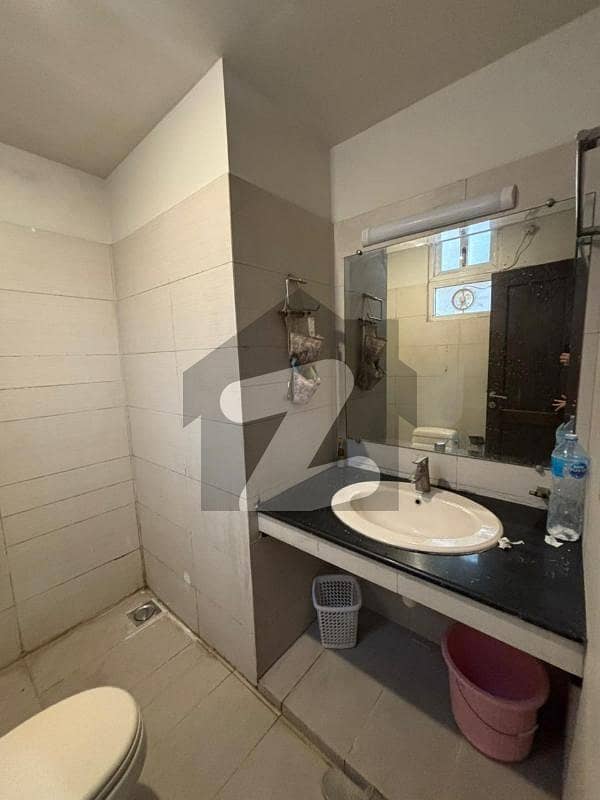 ایف ۔ 11 اسلام آباد میں 2 کمروں کا 6 مرلہ فلیٹ 1.6 لاکھ میں کرایہ پر دستیاب ہے۔