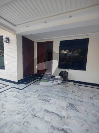 G10 Brand New Ground Portion Available For Rent