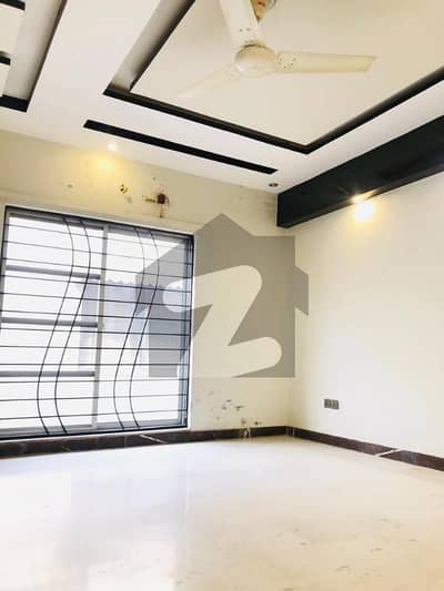 ڈی ایچ اے فیز 1 ڈیفنس (ڈی ایچ اے),لاہور میں 2 کمروں کا 4 مرلہ دفتر 70.0 ہزار میں کرایہ پر دستیاب ہے۔ ڈی ایچ اے فیز 1 ڈیفنس (ڈی ایچ اے),لاہور میں 2 کمروں کا 4 مرلہ دفتر 70.0 ہزار میں کرایہ پر دستیاب ہے۔