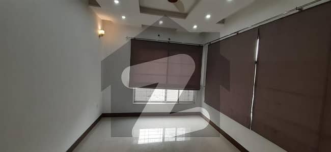 ڈی ایچ اے فیز 4 ڈیفنس (ڈی ایچ اے),لاہور میں 3 کمروں کا 1 کنال بالائی پورشن 1.5 لاکھ میں کرایہ پر دستیاب ہے۔ ڈی ایچ اے فیز 4 ڈیفنس (ڈی ایچ اے),لاہور میں 3 کمروں کا 1 کنال بالائی پورشن 1.5 لاکھ میں کرایہ پر دستیاب ہے۔