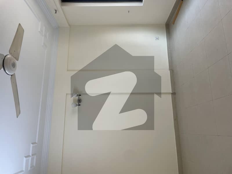 F11 Luxury 3 Bedroom Apartment Available For Rent