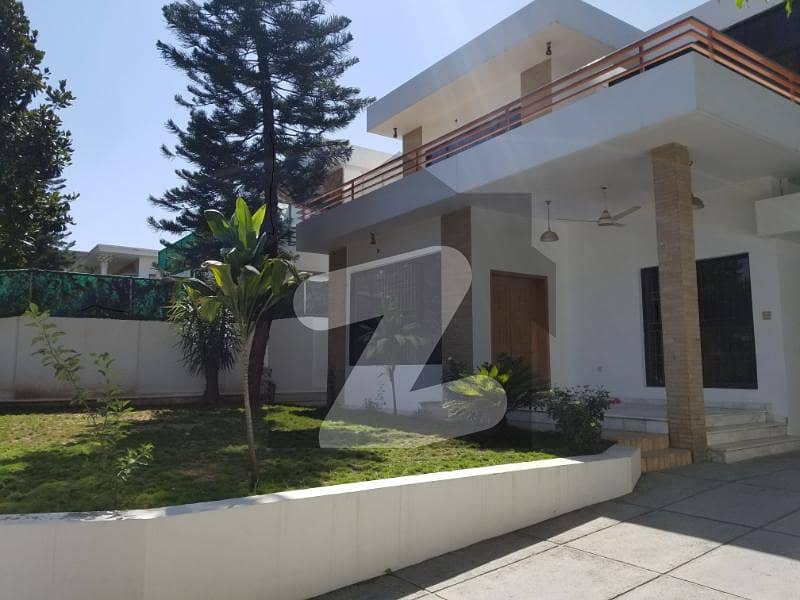 HOUSE FOR RENT IN F-8 HOUSE FOR RENT IN F-8