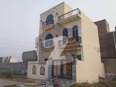 سینٹرل پارک ہاؤسنگ سکیم لاہور میں 3 کمروں کا 3 مرلہ مکان 1.15 کروڑ میں برائے فروخت۔