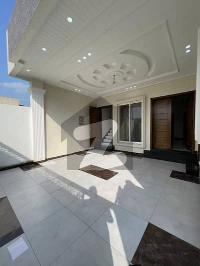 10 Marla House Available For Sale 10 Marla House Available For Sale