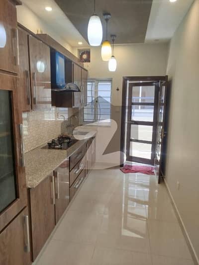 ڈی ۔ 12 اسلام آباد میں 5 کمروں کا 8 مرلہ مکان 2.6 لاکھ میں کرایہ پر دستیاب ہے۔