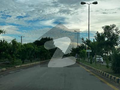 10MARLA PLOT FOR SALE ON URGENT BASIS 10MARLA PLOT FOR SALE ON URGENT BASIS