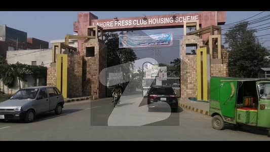 10 Marla Upper Potion On Rent In Safie Colony Housing Society Lahore