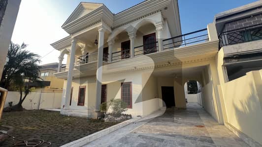 1 KANAL FULL HOUSE FOR RENT- DHA PHASE 3