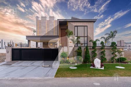 OWNER BUILD LIKE BRAND NEW MODERN HOUSE FOR SALE