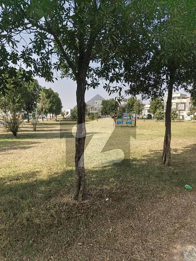 بحریہ آرچرڈ فیز 2 بحریہ آرچرڈ,لاہور میں 4 مرلہ کمرشل پلاٹ 2.15 کروڑ میں برائے فروخت۔