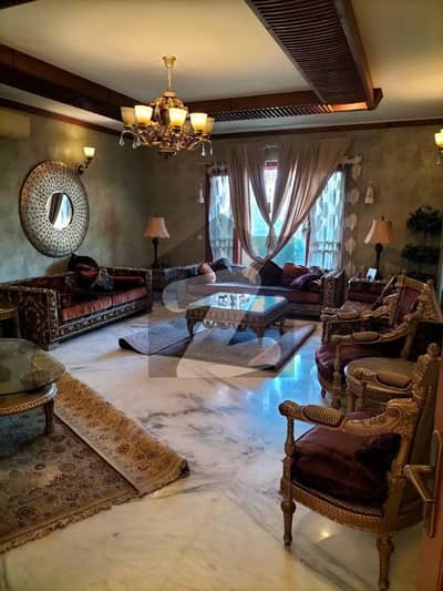 Ultra-Luxury 1000 Yards Bungalow For Sale DHA Phase 6, Karachi