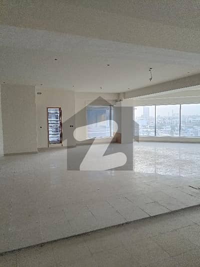 شاہراہِ فیصل کراچی میں 15 مرلہ دفتر 6.8 لاکھ میں کرایہ پر دستیاب ہے۔