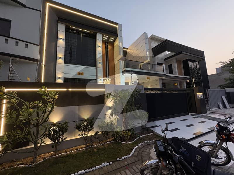 10 MARLA LUXURY HOUSE FOR SALE 10 MARLA LUXURY HOUSE FOR SALE