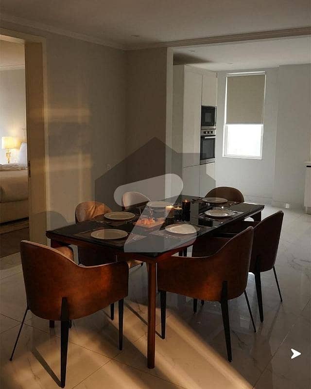 کینٹ لاہور میں 5 کمروں کا 1 کنال مکان 3.9 لاکھ میں کرایہ پر دستیاب ہے۔