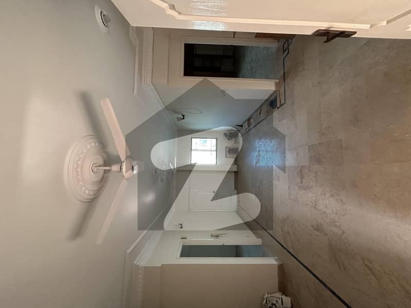 Full floor 1800 sq. feet flat