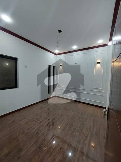 گلستانِِ جوہر ۔ بلاک 18 گلستانِ جوہر,کراچی میں 2 کمروں کا 4 مرلہ فلیٹ 1.2 کروڑ میں برائے فروخت۔