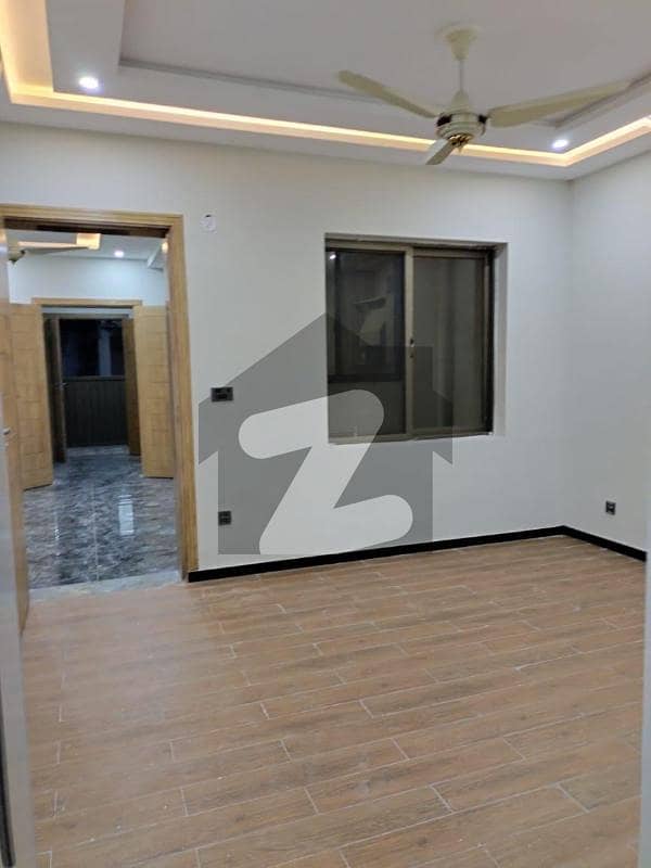 ای ۔ 11 اسلام آباد میں 5 کمروں کا 8 مرلہ مکان 2.3 لاکھ میں کرایہ پر دستیاب ہے۔ ای ۔ 11 اسلام آباد میں 5 کمروں کا 8 مرلہ مکان 2.3 لاکھ میں کرایہ پر دستیاب ہے۔