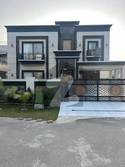 ڈی ایچ اے فیز 6 - بلاک ایف فیز 6,ڈیفنس (ڈی ایچ اے),لاہور میں 5 کمروں کا 1 کنال مکان 13.5 کروڑ میں برائے فروخت۔