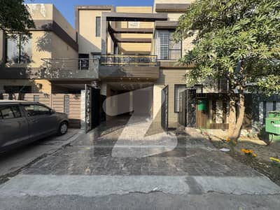 بحریہ ٹاؤن چمبیلی بلاک بحریہ ٹاؤن سیکٹر سی,بحریہ ٹاؤن,لاہور میں 3 کمروں کا 5 مرلہ مکان 2.1 کروڑ میں برائے فروخت۔ بحریہ ٹاؤن چمبیلی بلاک بحریہ ٹاؤن سیکٹر سی,بحریہ ٹاؤن,لاہور میں 3 کمروں کا 5 مرلہ مکان 2.1 کروڑ میں برائے فروخت۔